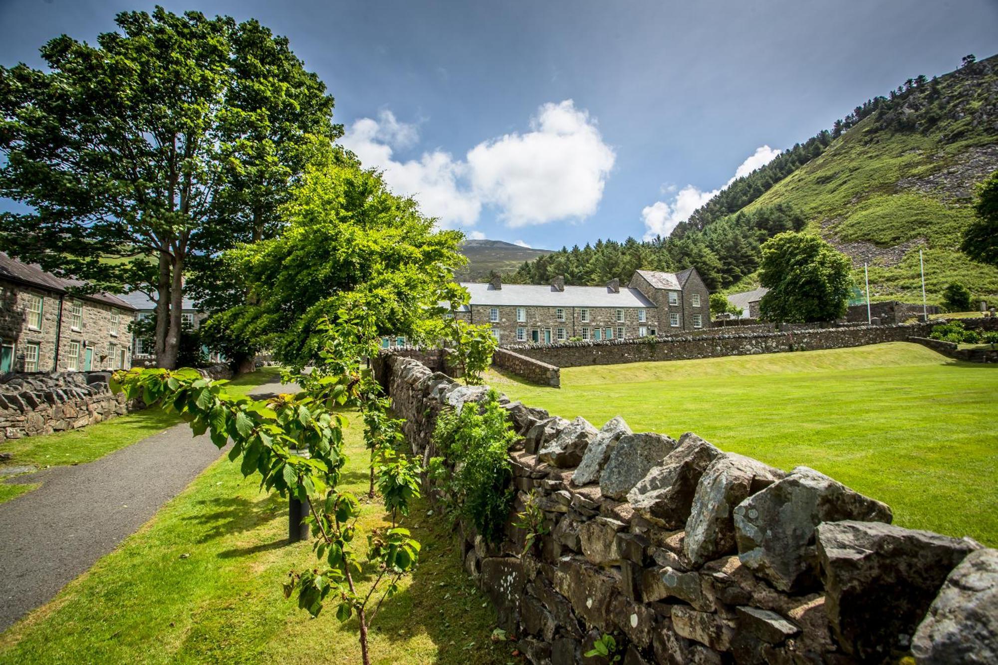 Nant Gwrtheyrn Hotel Llithfaen Bagian luar foto